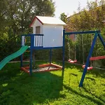 בית נופש Pet Friendly In With Sauna