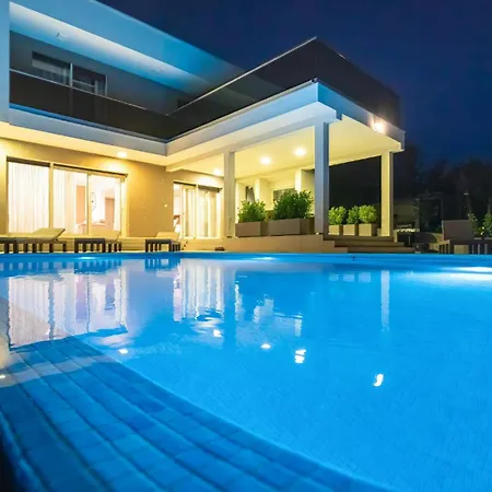 Gorgeous In With Sauna