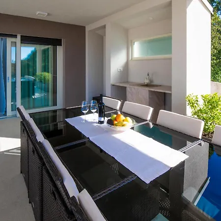 Gorgeous In With Sauna بيت للعطل Šmrika