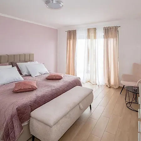 Gorgeous In With Sauna Holiday home Smrika